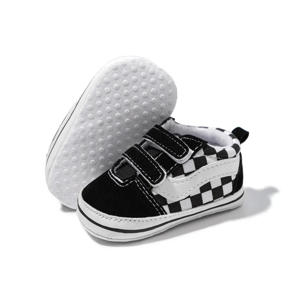 Petit Lienzo – Las zapatillas de lona para bebé con pies anchos