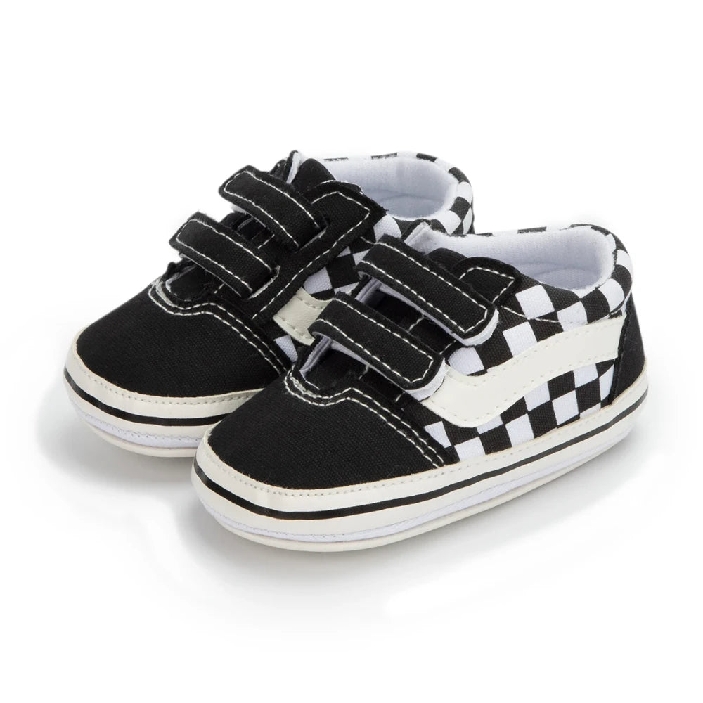 Petit Lienzo – Las zapatillas de lona para bebé con pies anchos