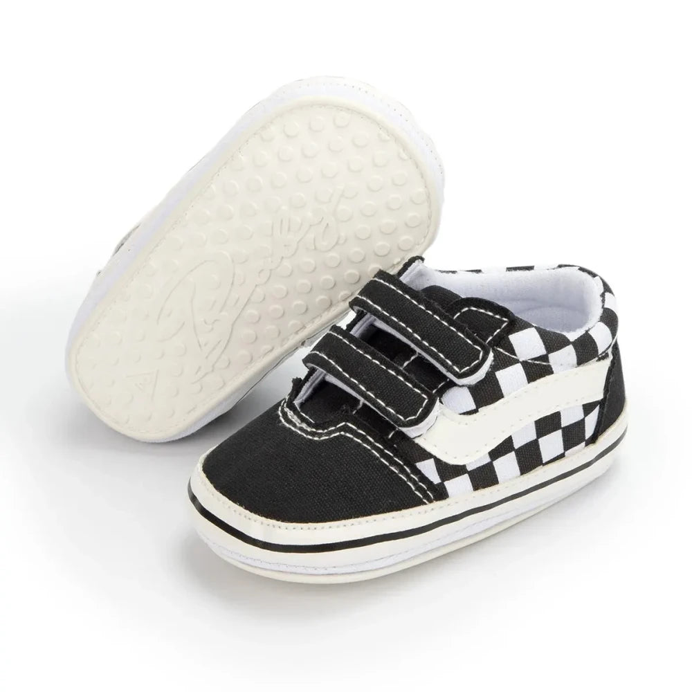 Petit Lienzo – Las zapatillas de lona para bebé con pies anchos