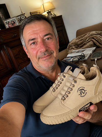 Cliente con las zapatillas Navarros