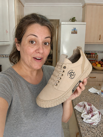Cliente con las zapatillas Navarros